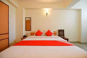 OYO 22915 C M Regency
