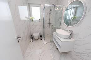 Apartments & Rooms Pool Villas Maris