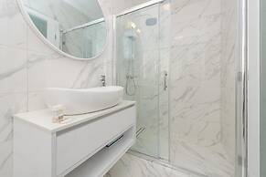 Apartments & Rooms Pool Villas Maris