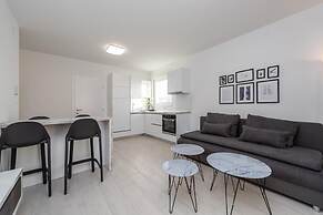 Apartments & Rooms Pool Villas Maris