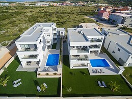 Apartments & Rooms Pool Villas Maris