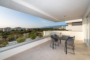 Apartments & Rooms Pool Villas Maris