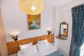 33 Spring Apartment