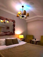Sweet Home River Hotel