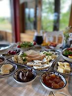 Sweet Home River Hotel