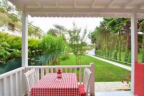 Sweet Home River Hotel