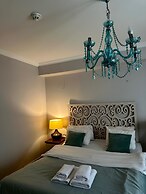 Sweet Home River Hotel