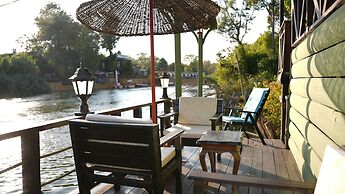 Sweet Home River Hotel