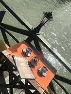 Sweet Home River Hotel