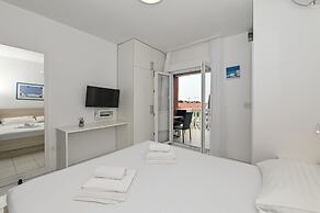 Pool Apartments Galeb