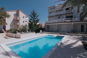 Pool Apartments Galeb