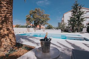 Pool Apartments Galeb