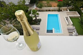 Pool Apartments Galeb