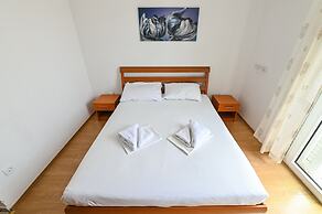 Pool Apartments Galeb