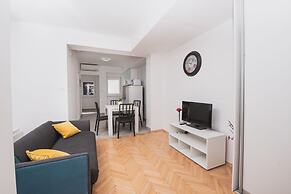 Apartments by the Sea Semy