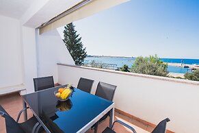 Apartments by the Sea Semy