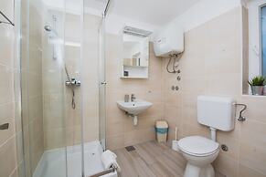 Apartments by the Sea Semy