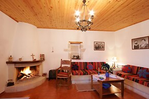 Fenareti Village House