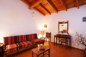 Fenareti Village House