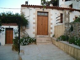 Fenareti Village House