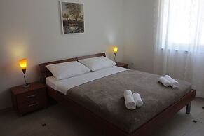 Studios & Rooms Fiesta