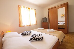 Studios & Rooms Fiesta