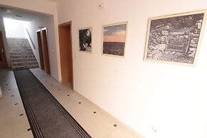 Studios & Rooms Fiesta