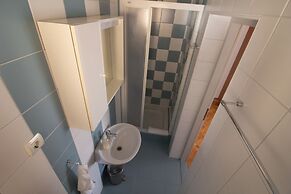 Studios & Rooms Fiesta