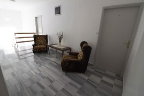 Studios & Rooms Fiesta