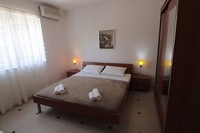 Studios & Rooms Fiesta