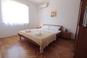 Studios & Rooms Fiesta