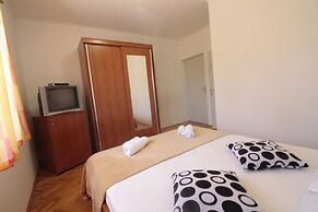 Studios & Rooms Fiesta