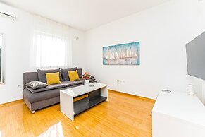 Summer Breeze Apartments