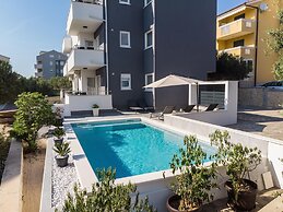 Summer Breeze Apartments