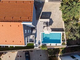 Summer Breeze Apartments