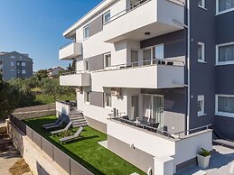 Summer Breeze Apartments