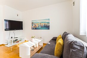 Summer Breeze Apartments