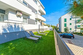 Summer Breeze Apartments