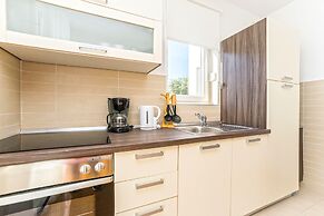 Summer Breeze Apartments