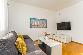 Summer Breeze Apartments