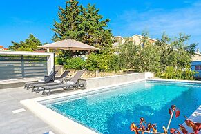 Summer Breeze Apartments