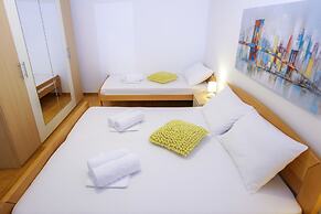 Summer Breeze Apartments