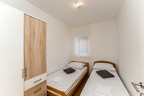 Summer Breeze Apartments