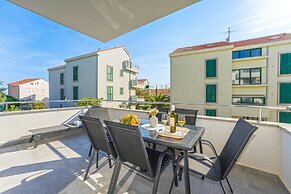 Summer Breeze Apartments