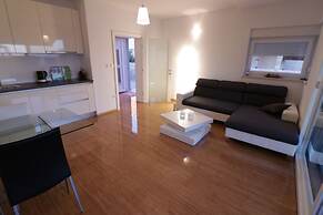 Apartments Tomana