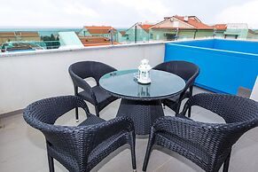 Apartments Tomana