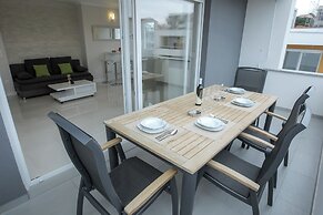 Apartments Tomana