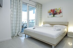 Apartments Tomana