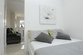 Apartments Tomana