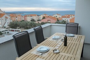 Apartments Tomana